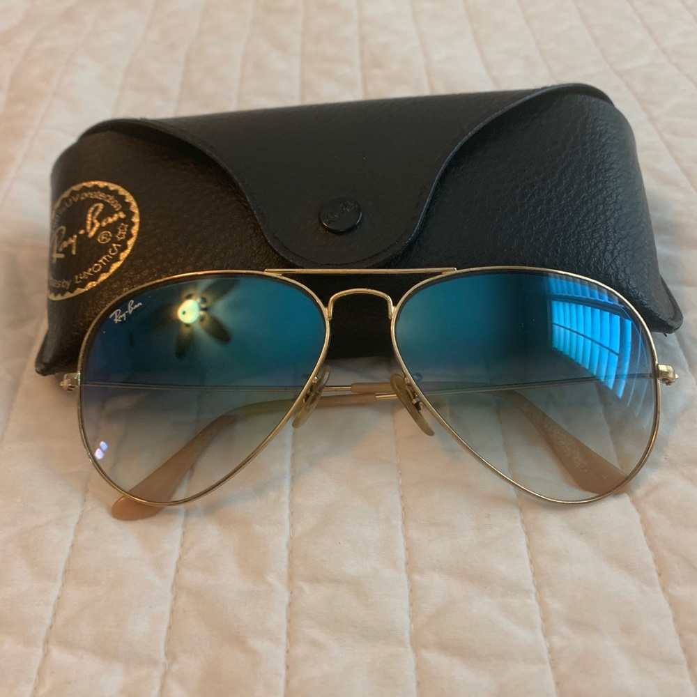 Blue gradient Ray-Ban aviators